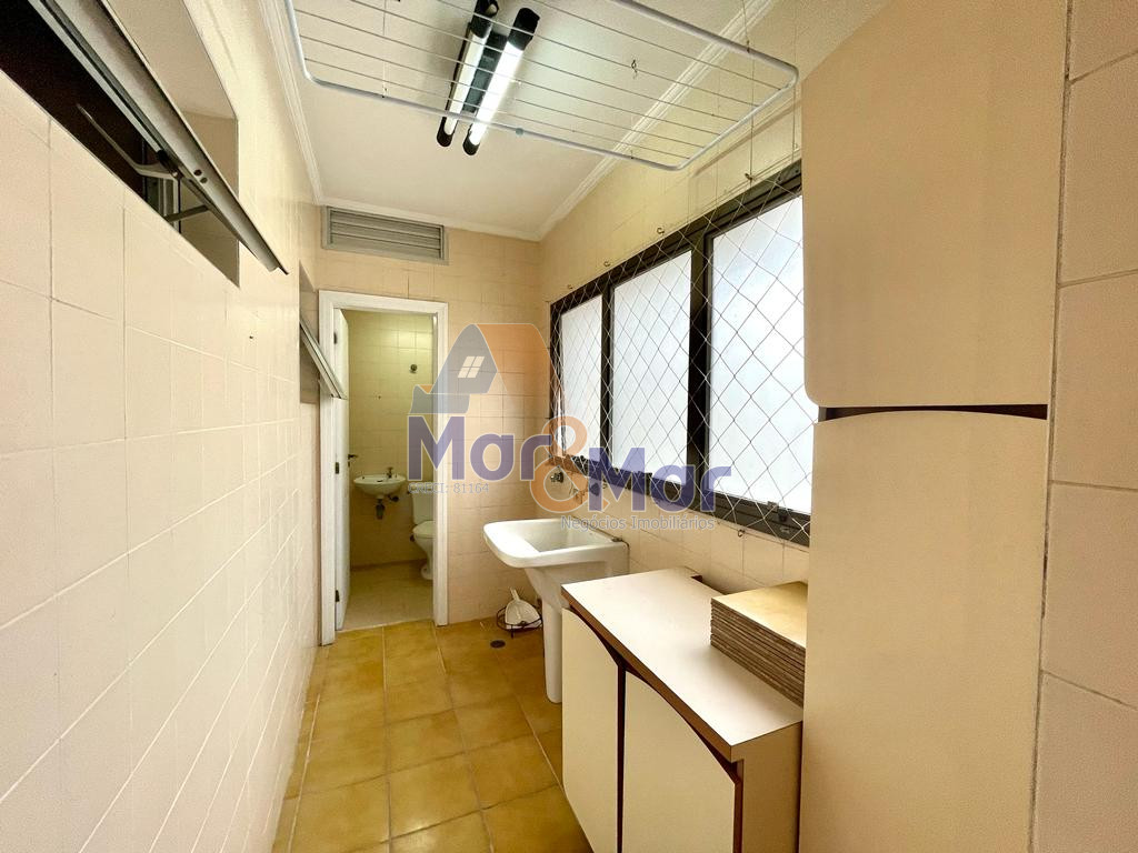 Apartamento na Praia das Pitangueiras, Guarujá - SP