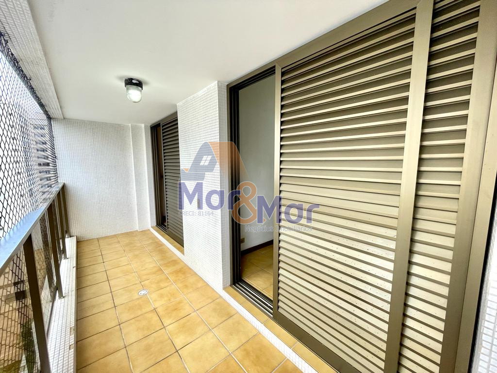 Apartamento na Praia das Pitangueiras, Guarujá - SP