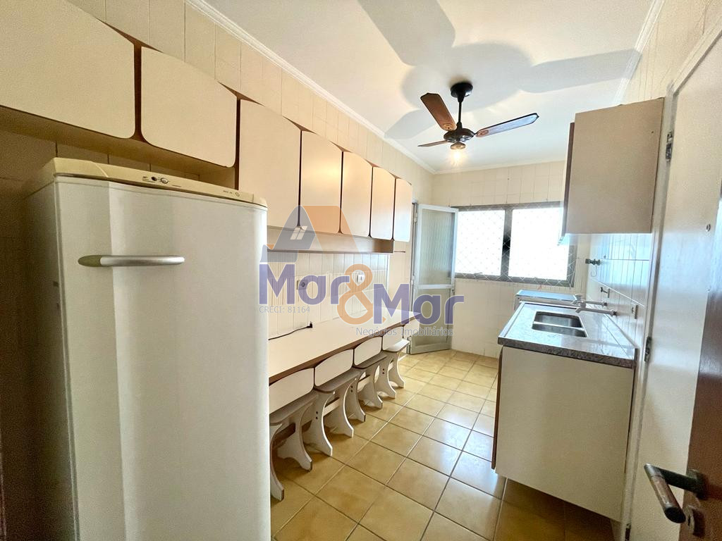 Apartamento na Praia das Pitangueiras, Guarujá - SP