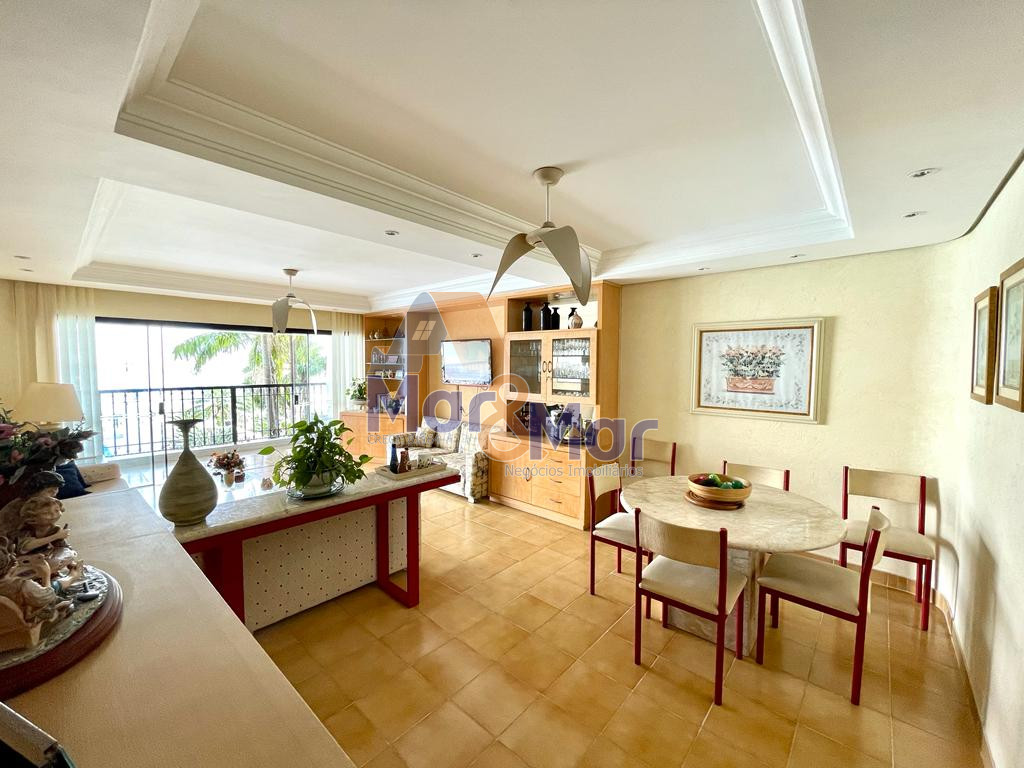 Apartamento na Praia das Pitangueiras, Guarujá - SP