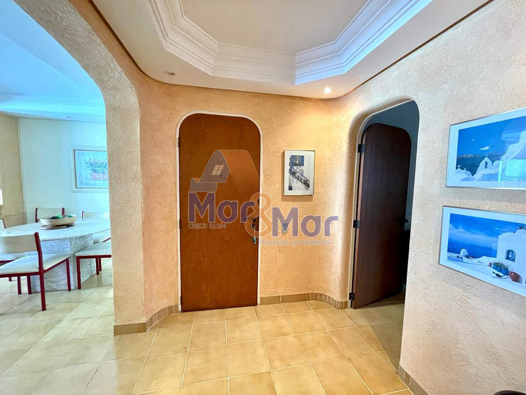 Apartamento na Praia das Pitangueiras, Guarujá - SP