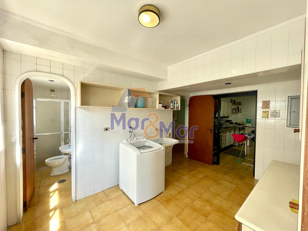 Apartamento na Praia das Pitangueiras, Guarujá - SP