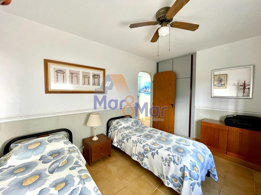 Apartamento na Praia das Pitangueiras, Guarujá - SP