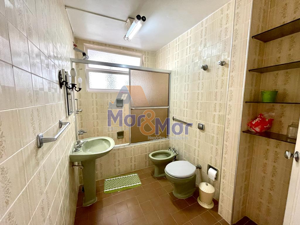 Apartamento na Praia das Pitangueiras, Guarujá - SP