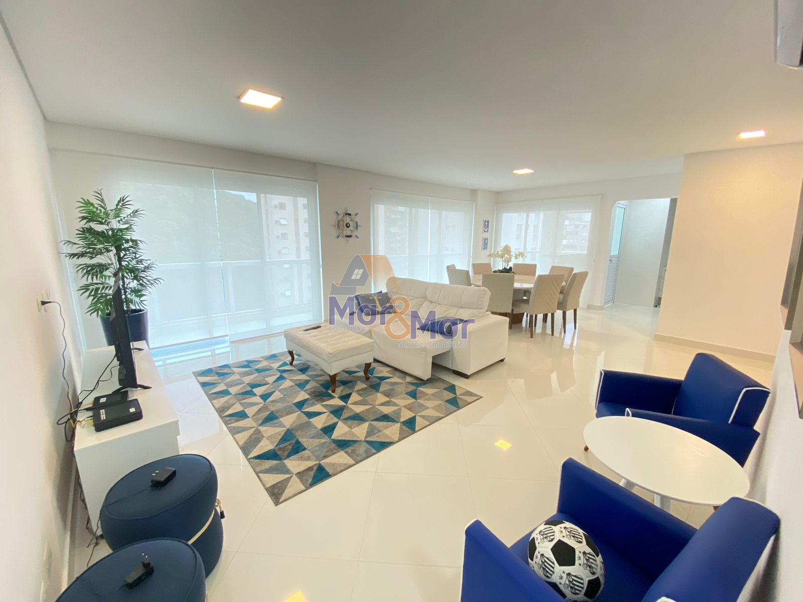 Apartamento na Praia das Pitangueiras, Guarujá - SP
