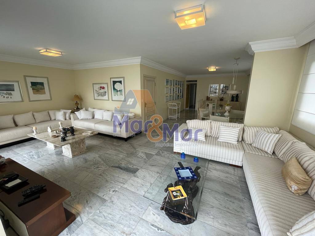 Apartamento na Praia das Pitangueiras, Guarujá - SP