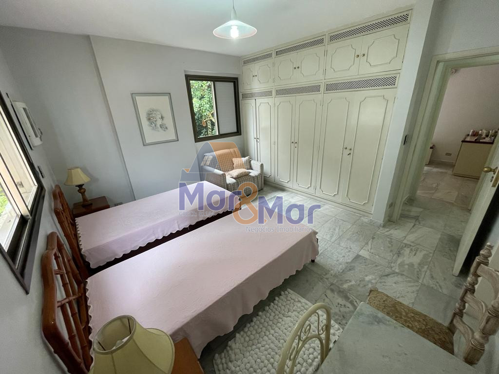 Apartamento na Praia das Pitangueiras, Guarujá - SP