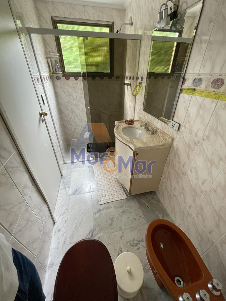 Apartamento na Praia das Pitangueiras, Guarujá - SP