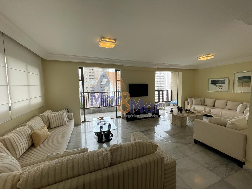 Apartamento na Praia das Pitangueiras, Guarujá - SP