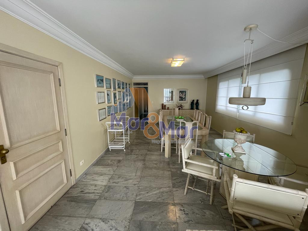 Apartamento na Praia das Pitangueiras, Guarujá - SP