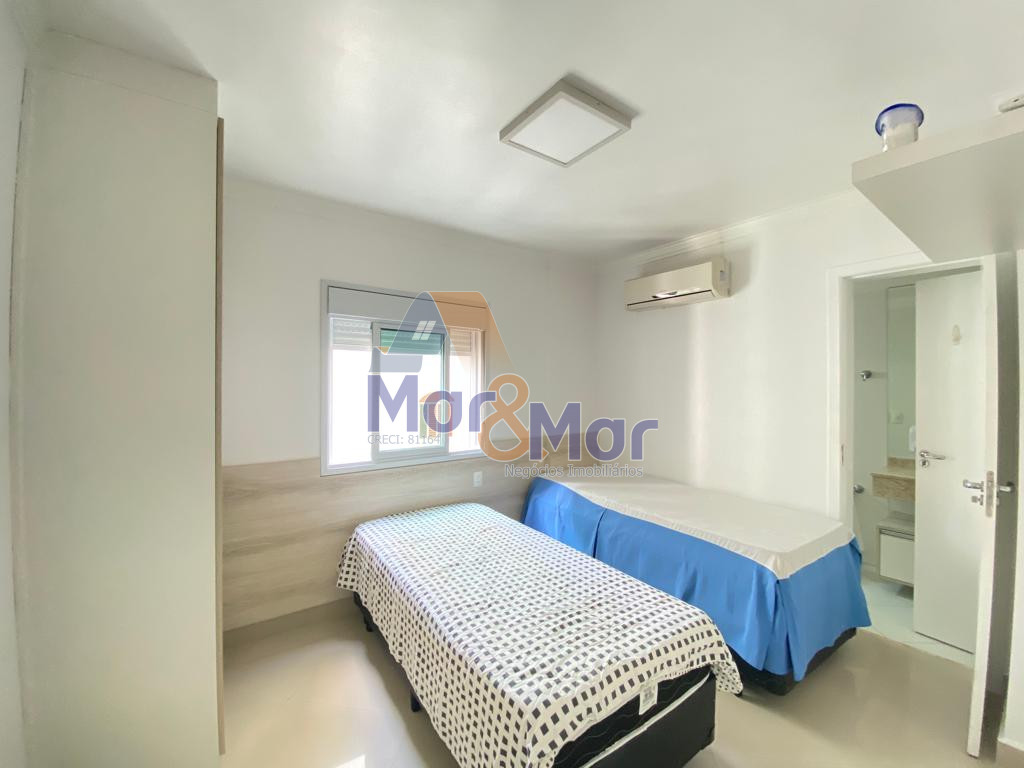 Apartamento na Praia das Pitangueiras, Guarujá - SP