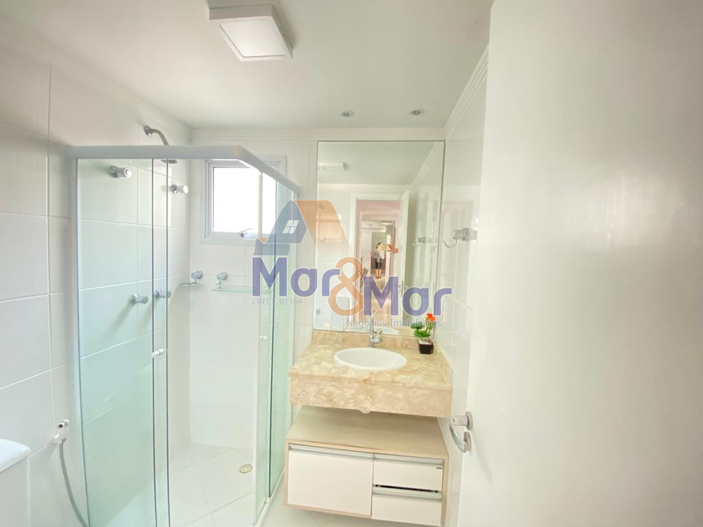Apartamento na Praia das Pitangueiras, Guarujá - SP