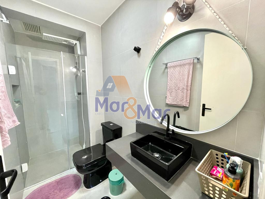 Apartamento na Praia das Pitangueiras, Guarujá - SP