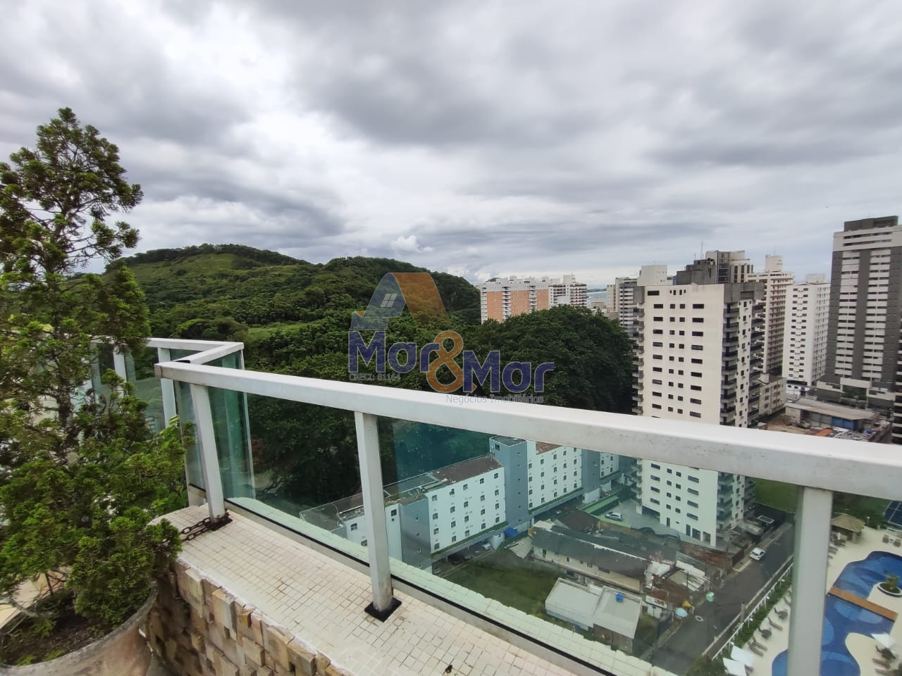 Cobertura na Praia das Astúrias, Guarujá - SP