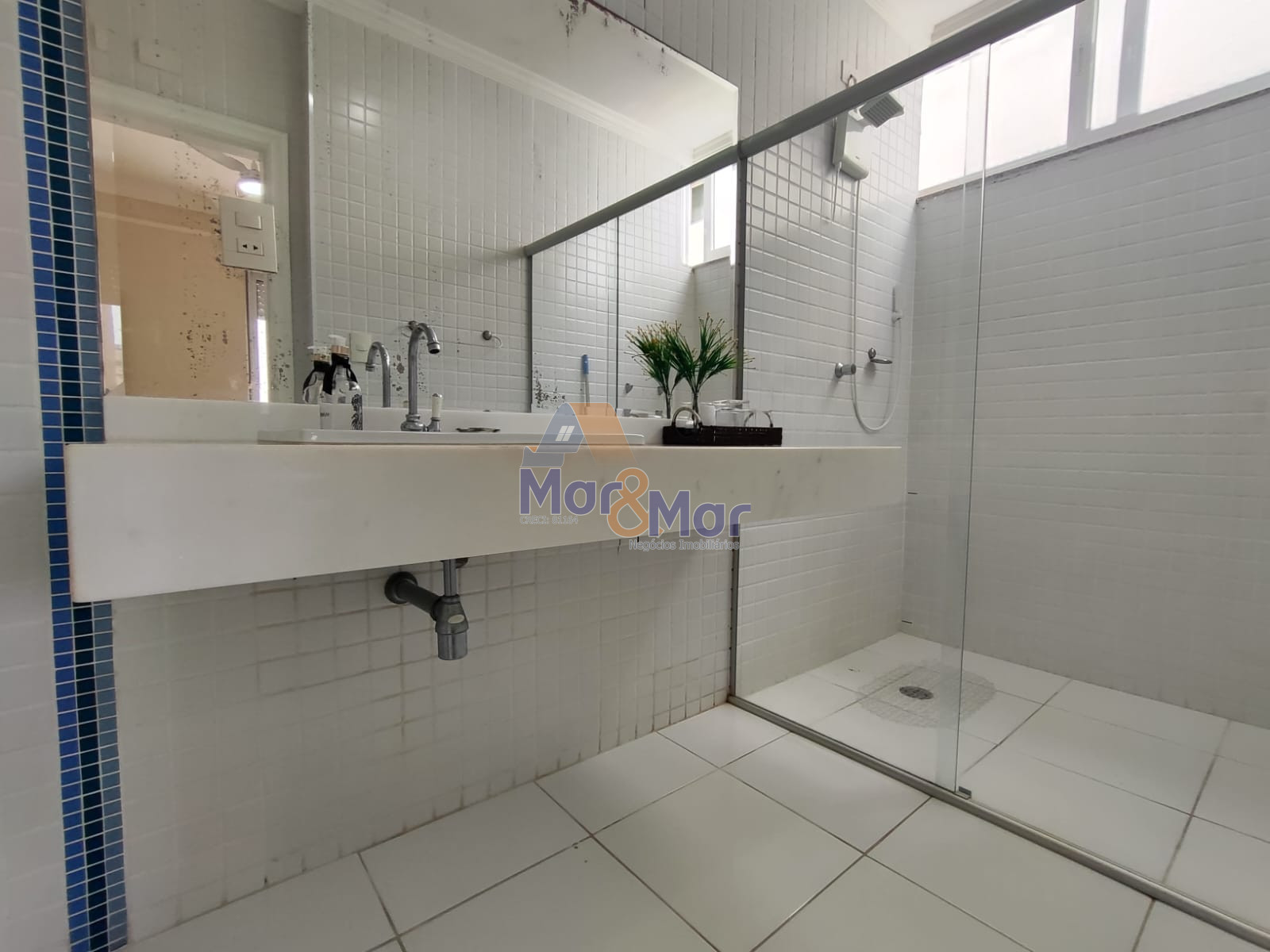 Apartamento Frente ao Mar nas Pitangueiras, Guarujá - SP