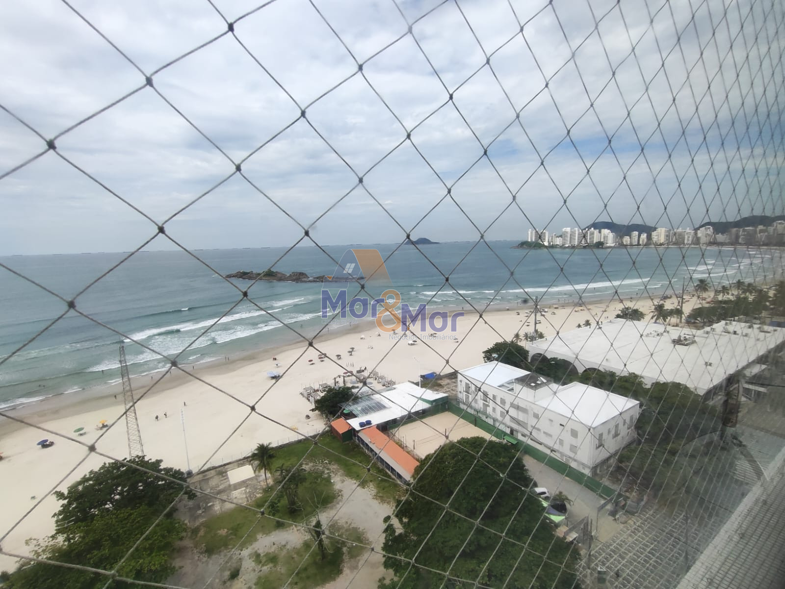 Apartamento Frente ao Mar nas Pitangueiras, Guarujá - SP