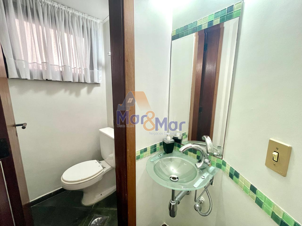 Apartamento na Praia da Enseada, Guarujá - SP