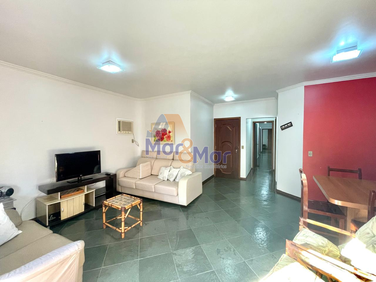 Apartamento na Praia da Enseada, Guarujá - SP