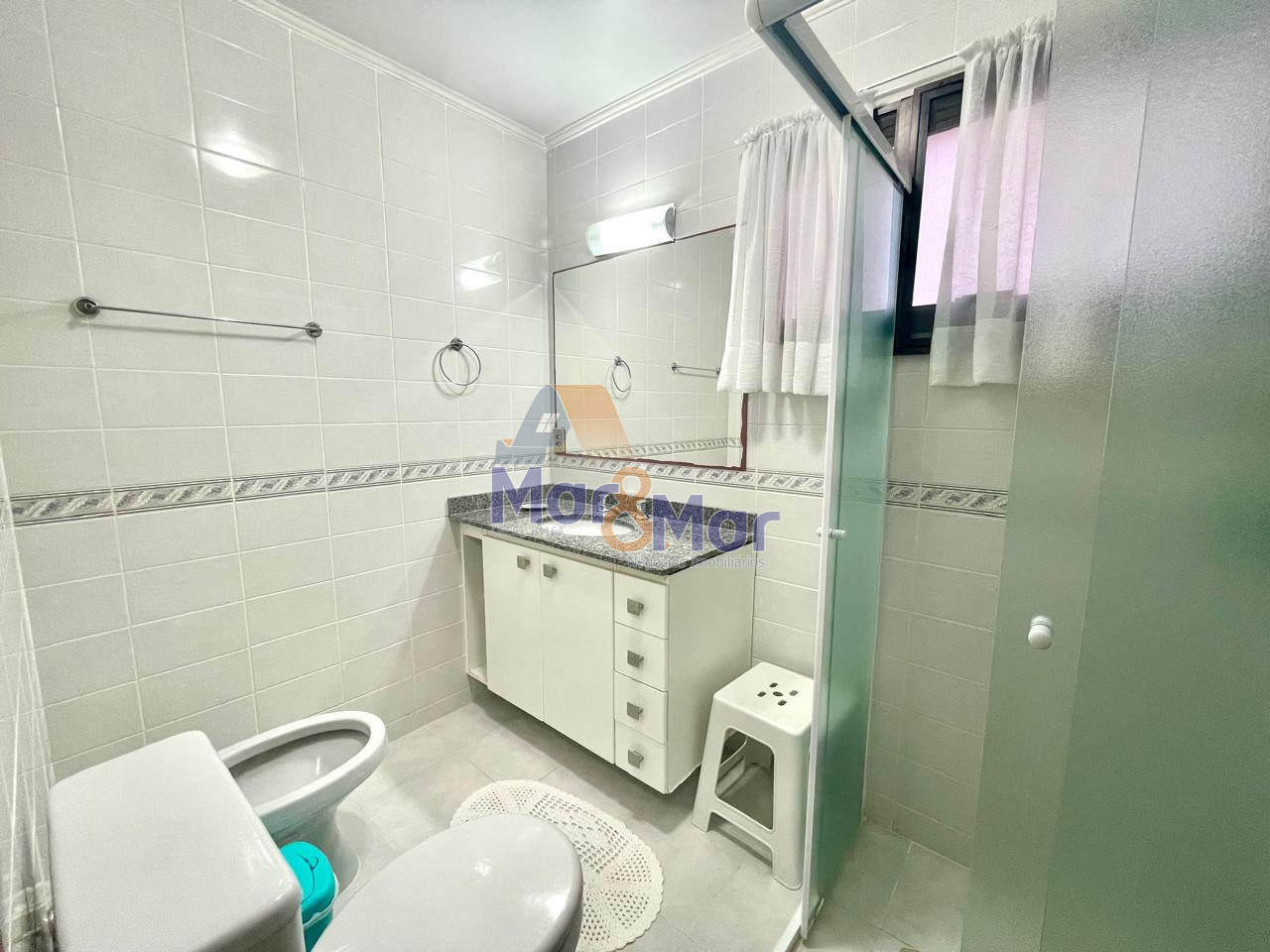 Apartamento na Praia da Enseada, Guarujá - SP