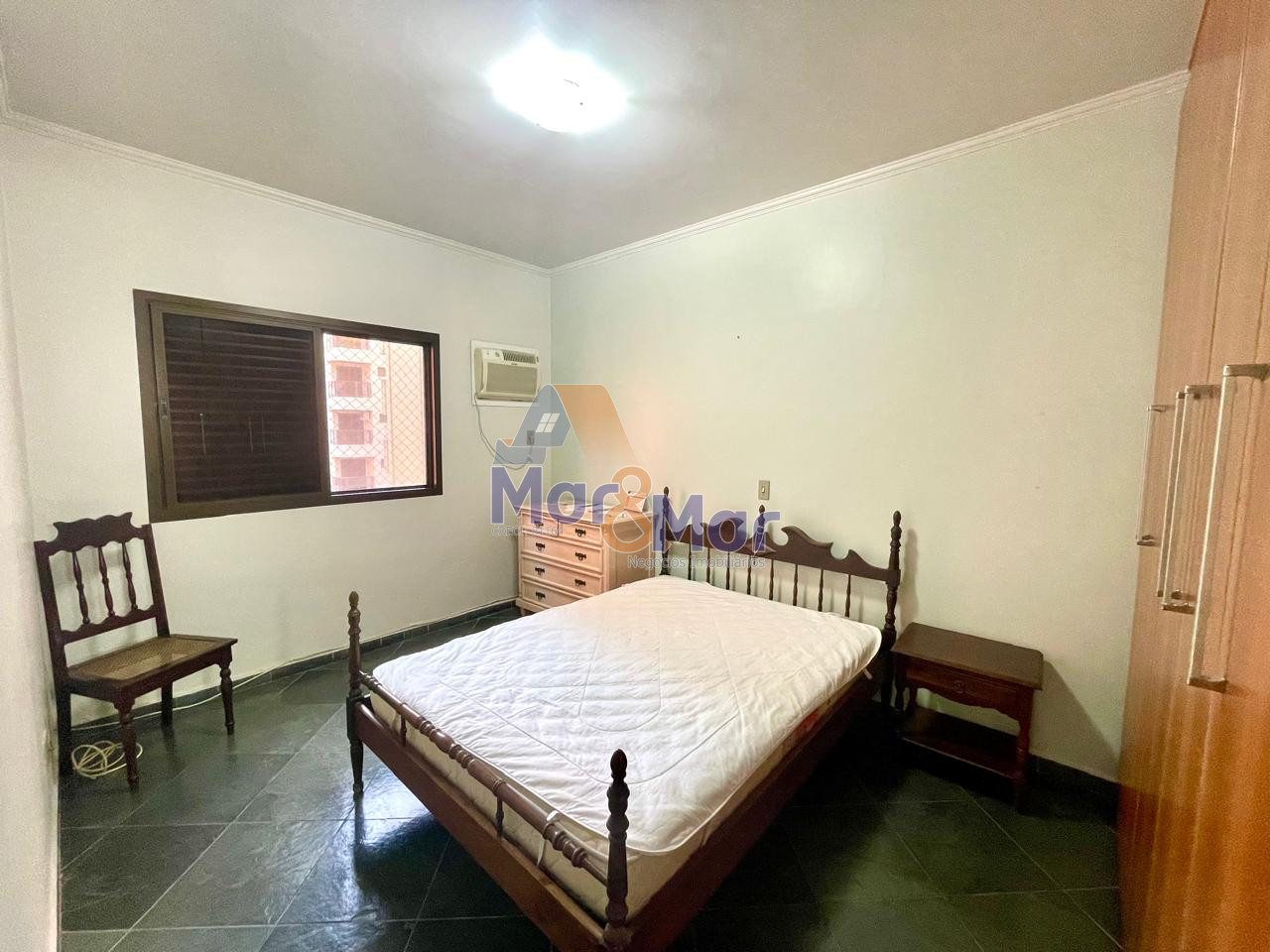 Apartamento na Praia da Enseada, Guarujá - SP
