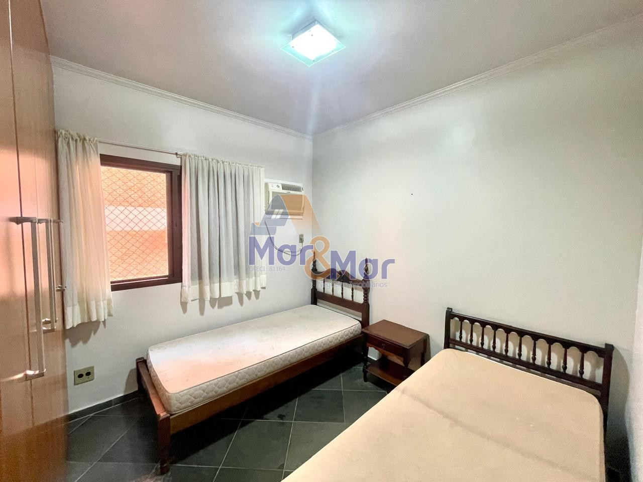 Apartamento na Praia da Enseada, Guarujá - SP