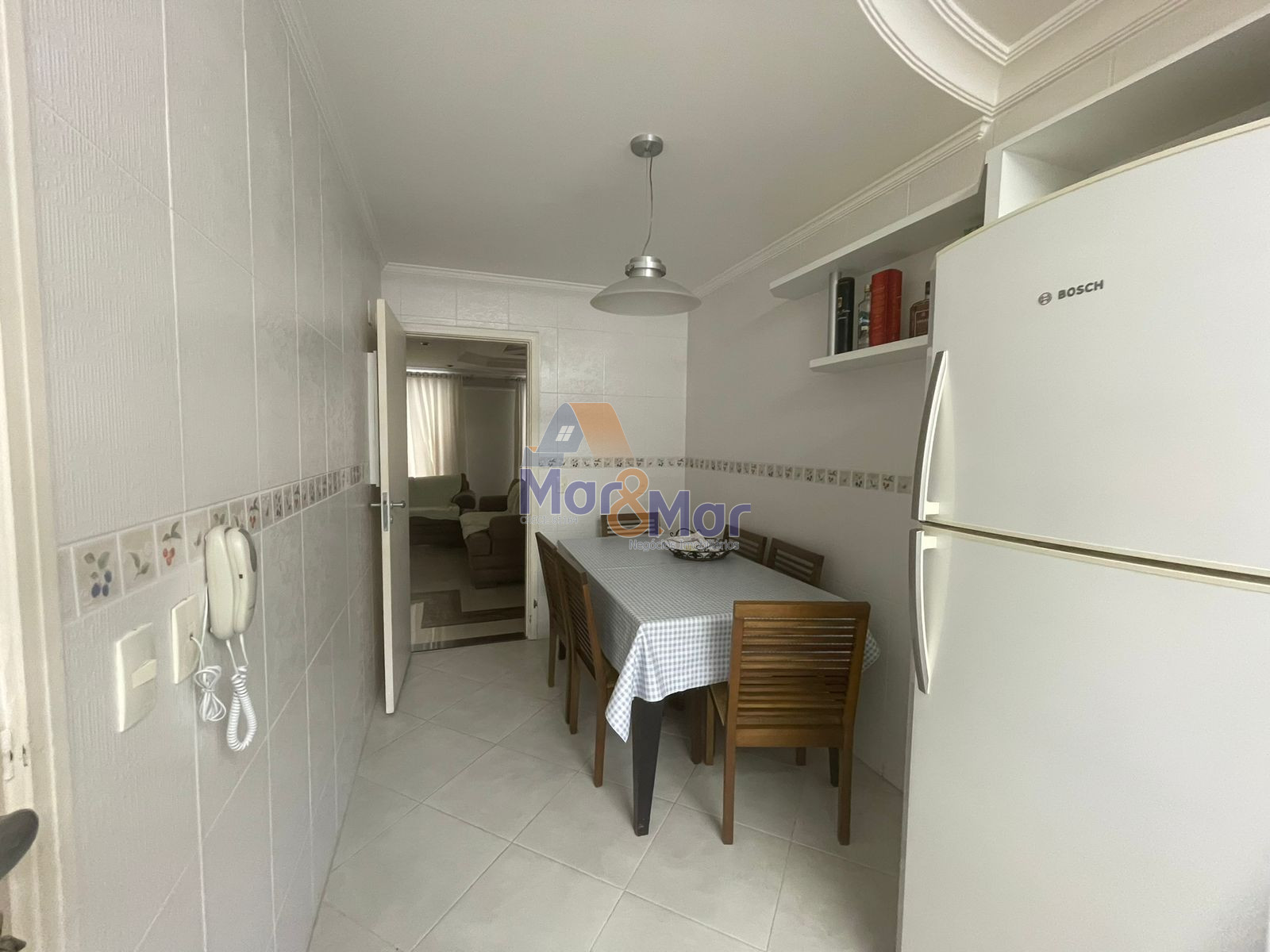 Apartamento na Praia das Pitangueiras, Guarujá - SP