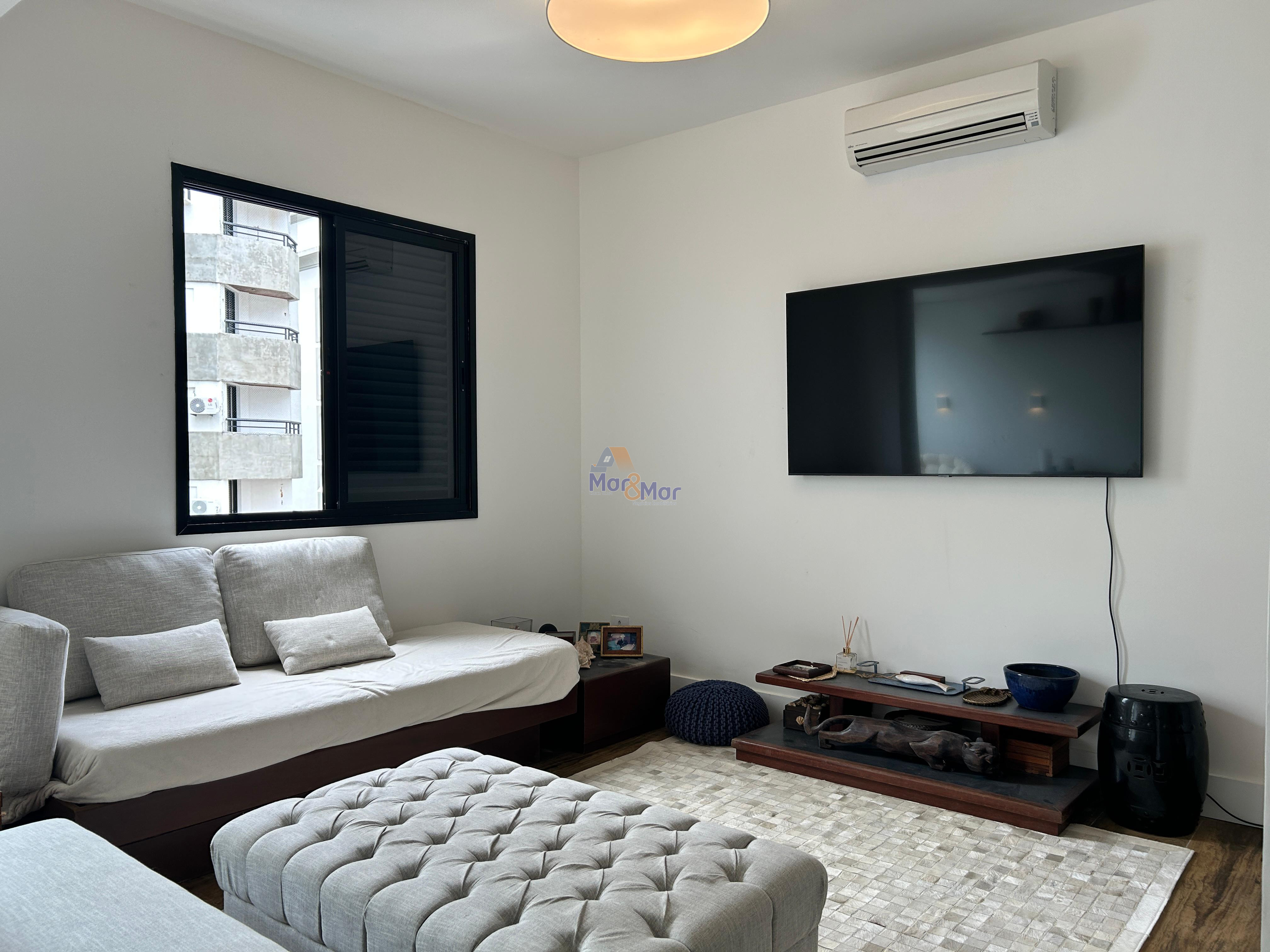 Apartamento na Praia das Pitangueiras, Guarujá - SP
