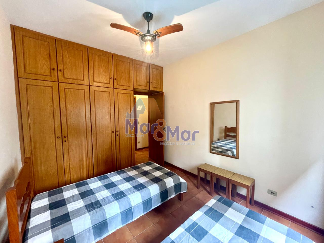 Apartamento na Praia das Pitangueiras, Guarujá - SP