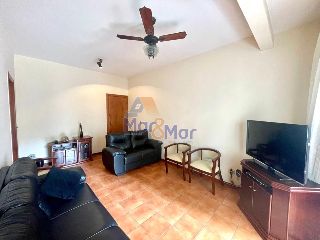 Apartamento na Praia das Pitangueiras, Guarujá - SP