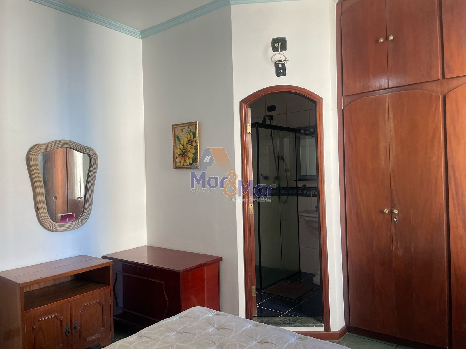 Apartamento na Praia das Pitangueiras, Guarujá - SP