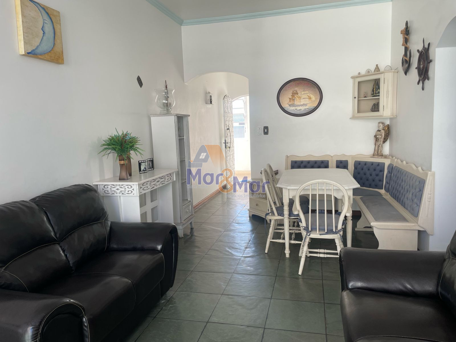 Apartamento na Praia das Pitangueiras, Guarujá - SP