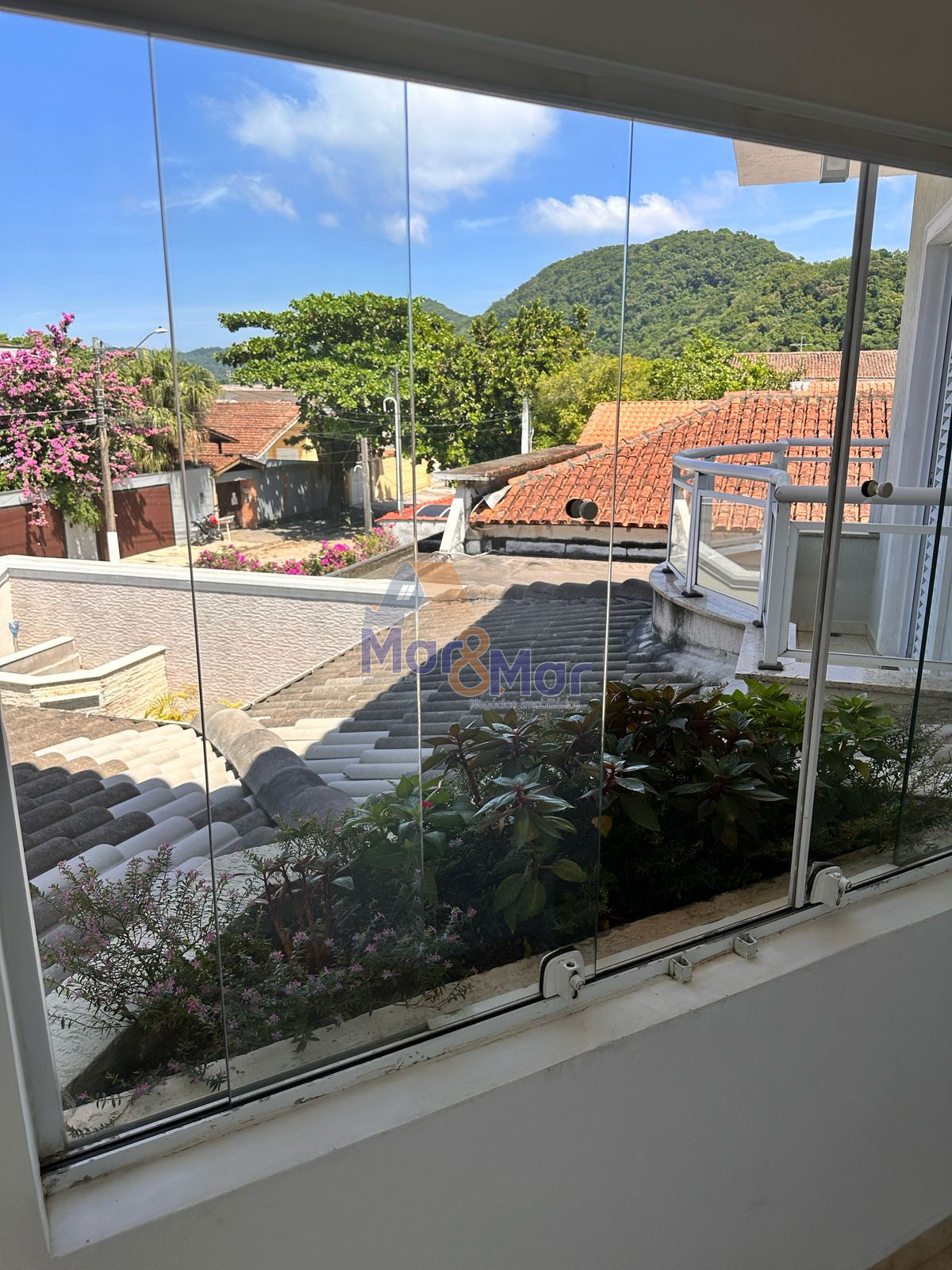 Casa à Venda Praia do Tombo - GUARUJÁ - SP