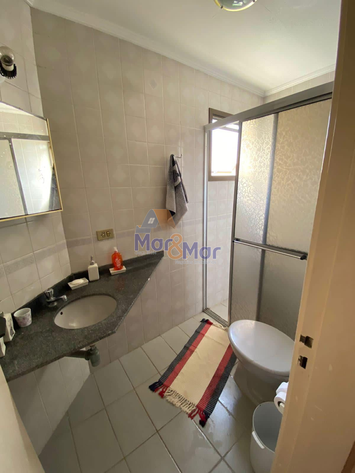 Apartamento na Praia da Enseada, Guarujá - SP