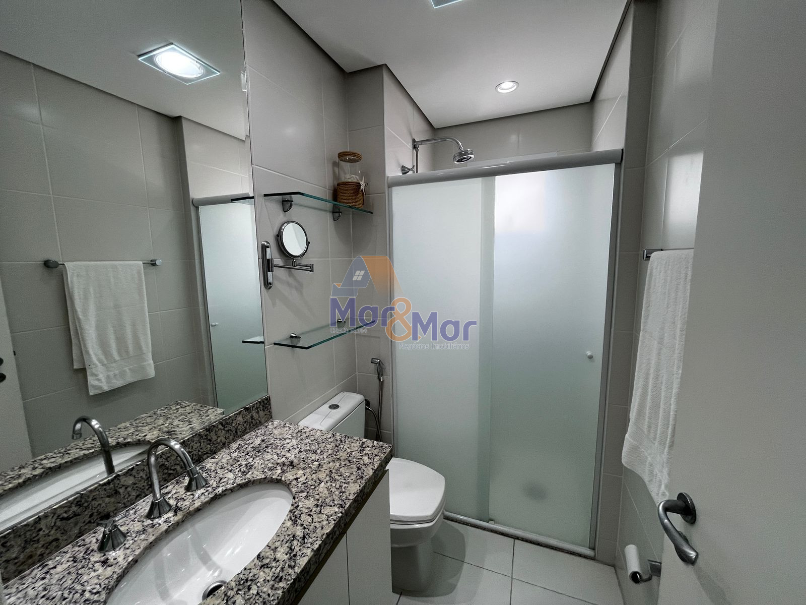 Apartamento Frente ao Mar, Praia da Enseada - GUARUJÁ - SP