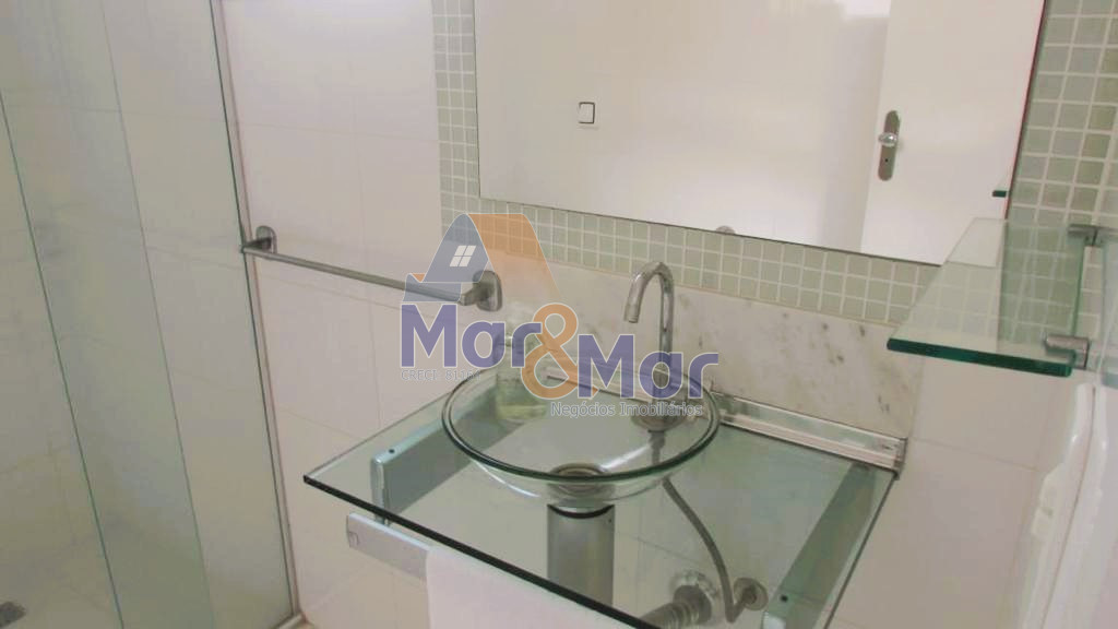 Apartamento na Praia das Pitangueiras, Guarujá - SP
