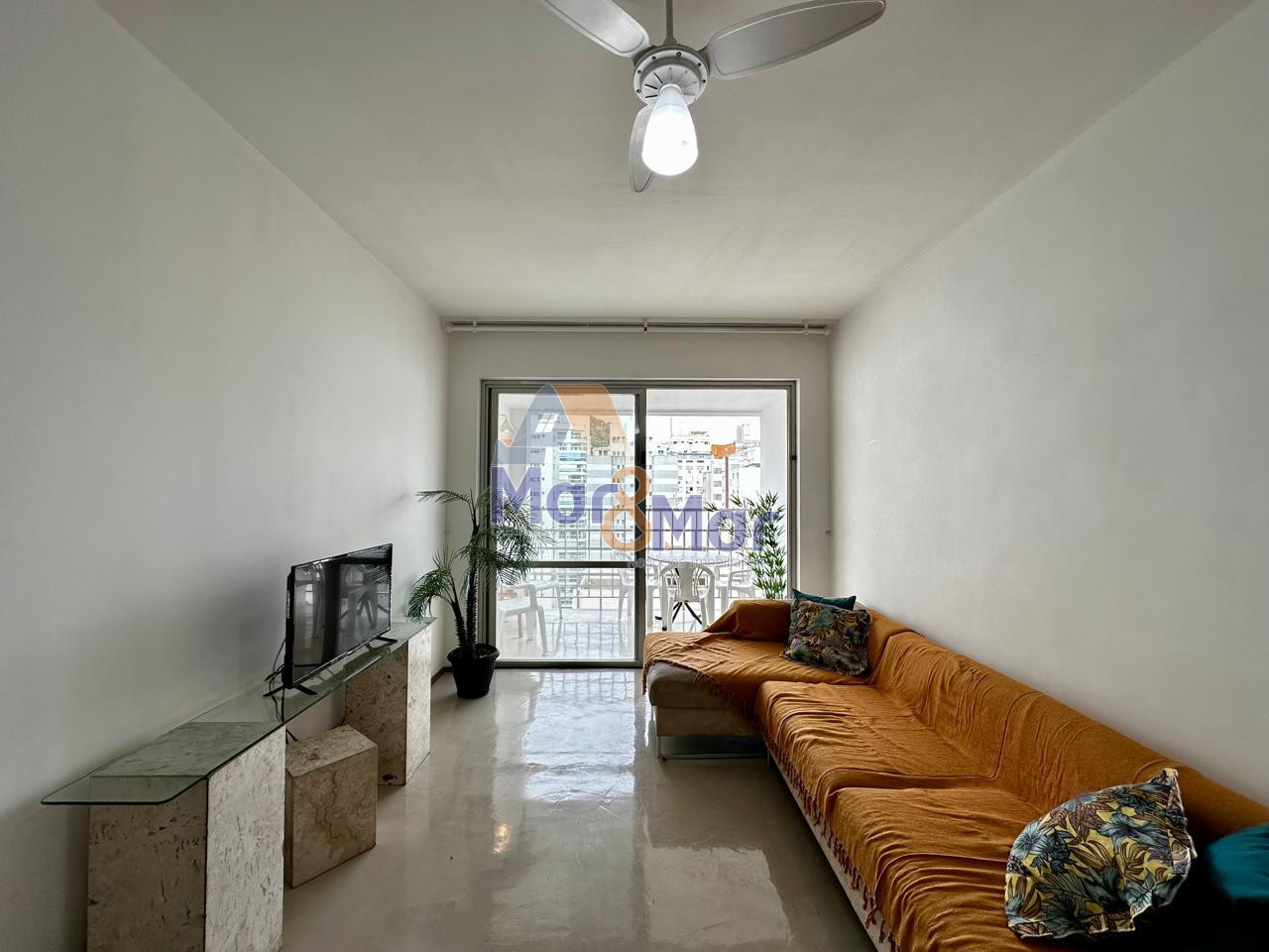 Apartamento na Praia das Pitangueiras, Guarujá - SP