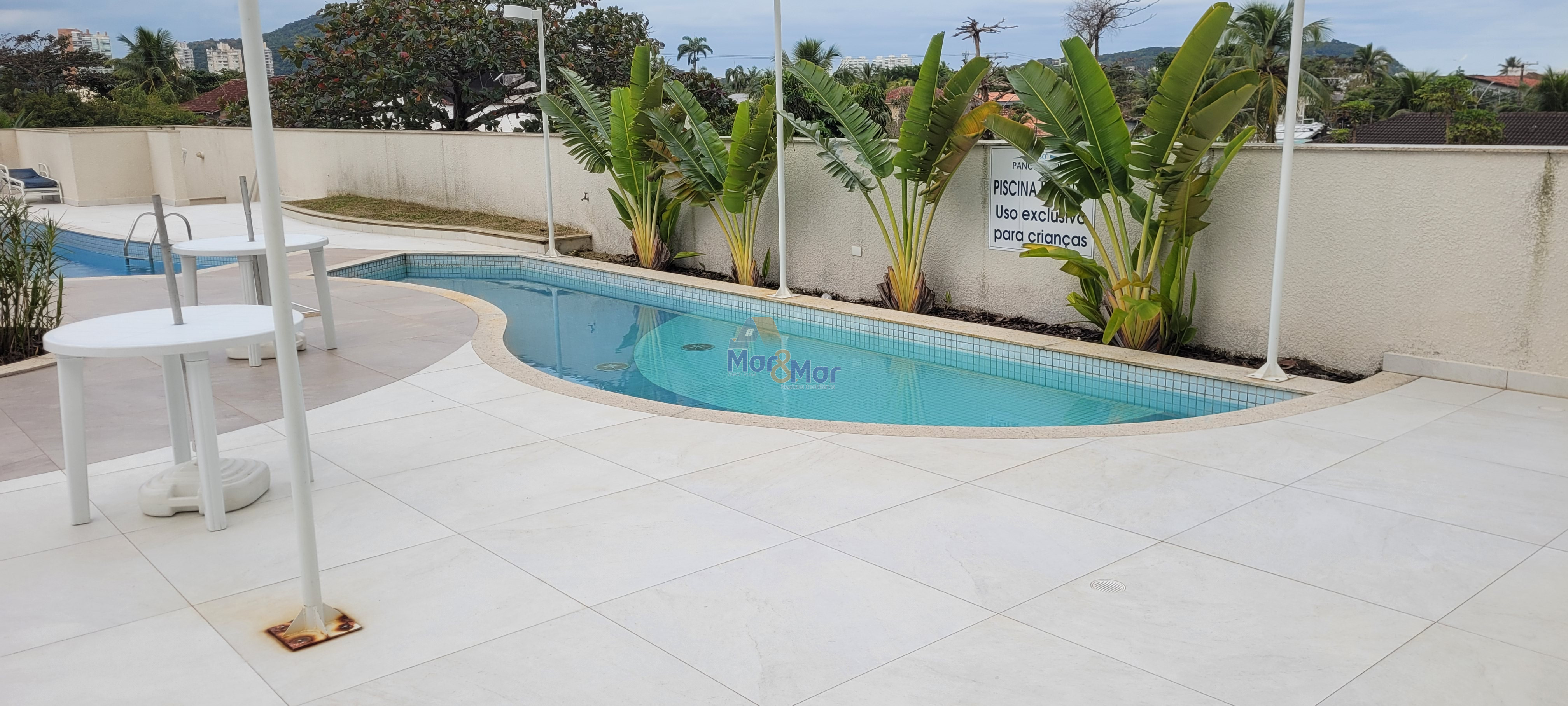 Apartamento na Praia da Enseada, Guarujá - SP