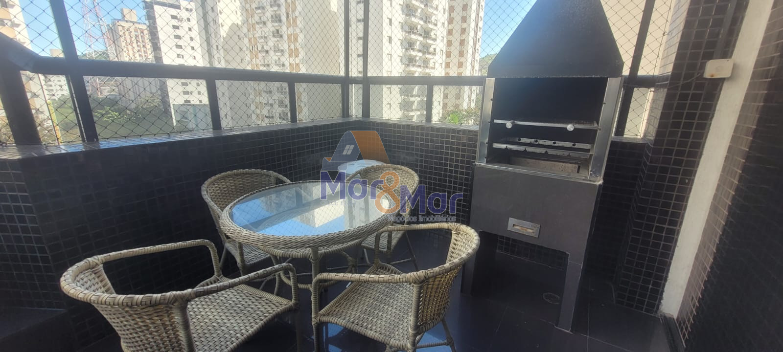 Duplex à Venda na Praia das Pitangueiras - Guarujá