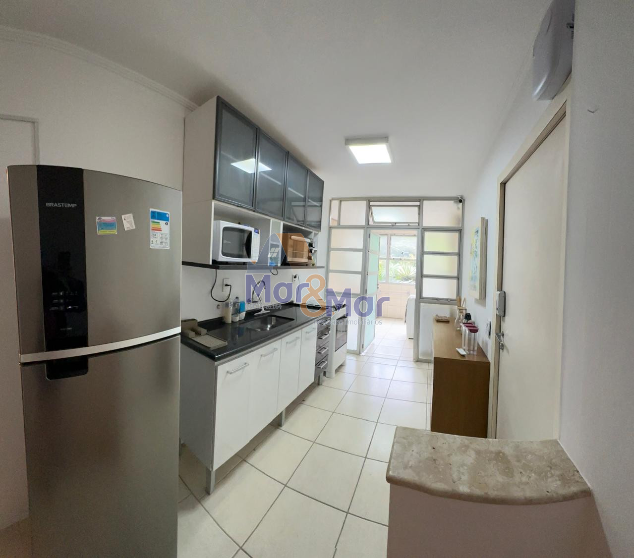 Apartamento na Praia das Pitangueiras, Guarujá - SP
