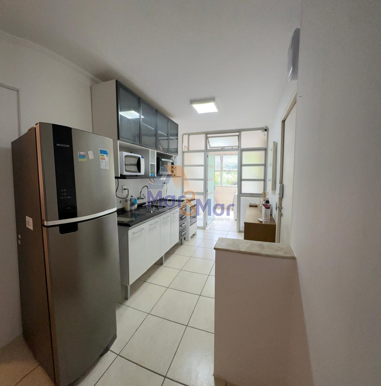 Apartamento na Praia das Pitangueiras, Guarujá - SP