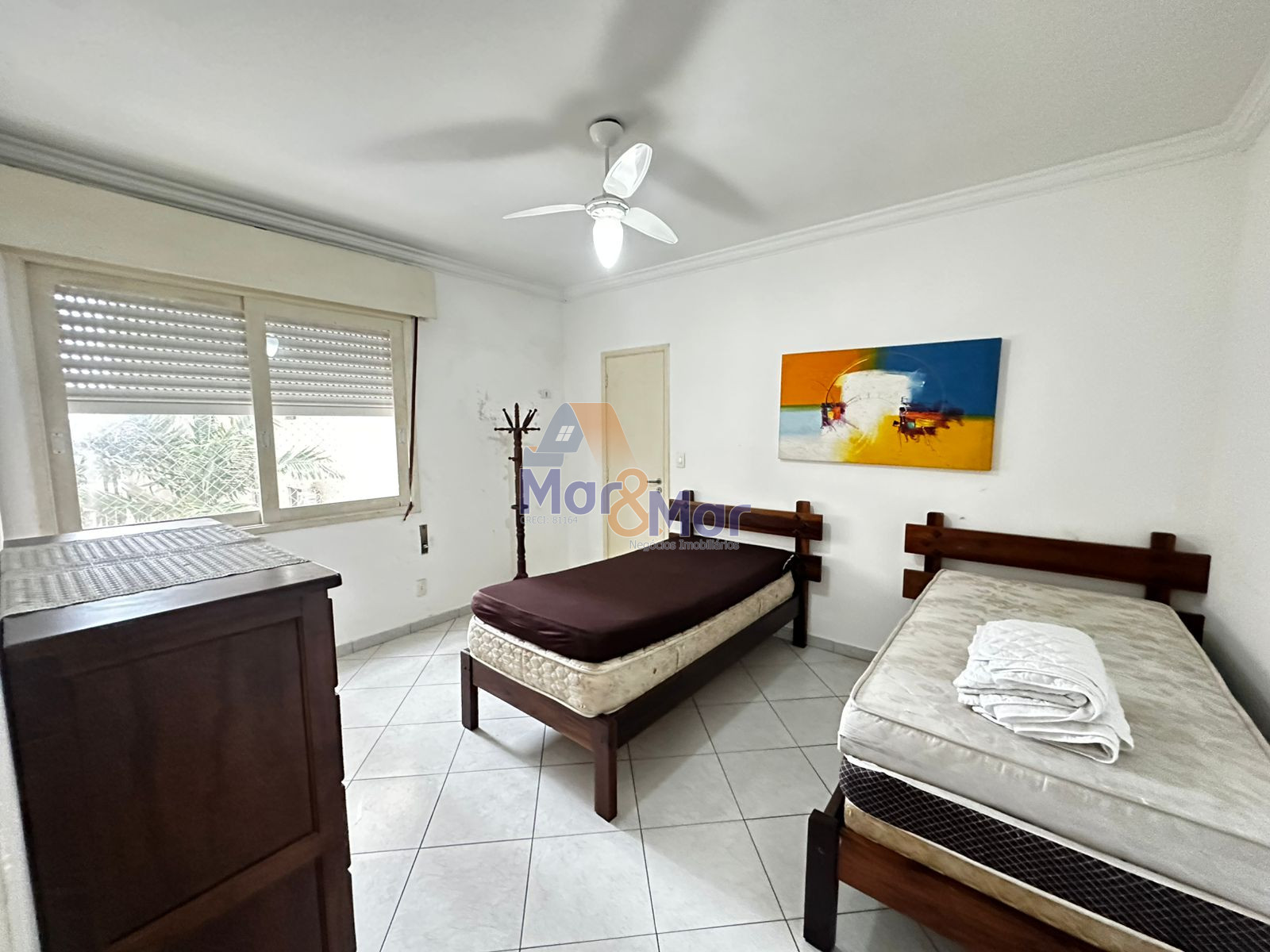 Apartamento na Praia das Pitangueiras, Guarujá - SP