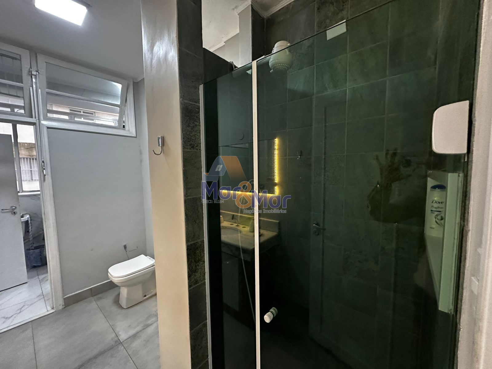Apartamento na Praia das Pitangueiras, Guarujá - SP