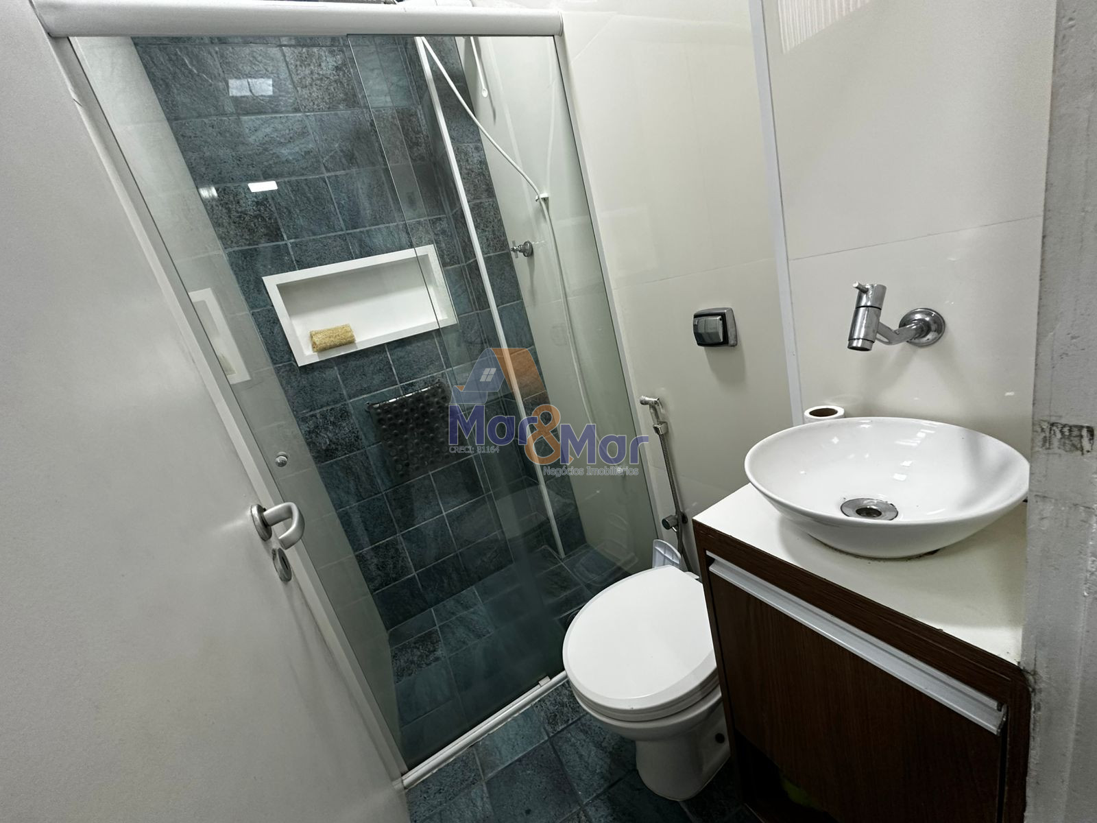 Apartamento na Praia das Pitangueiras, Guarujá - SP