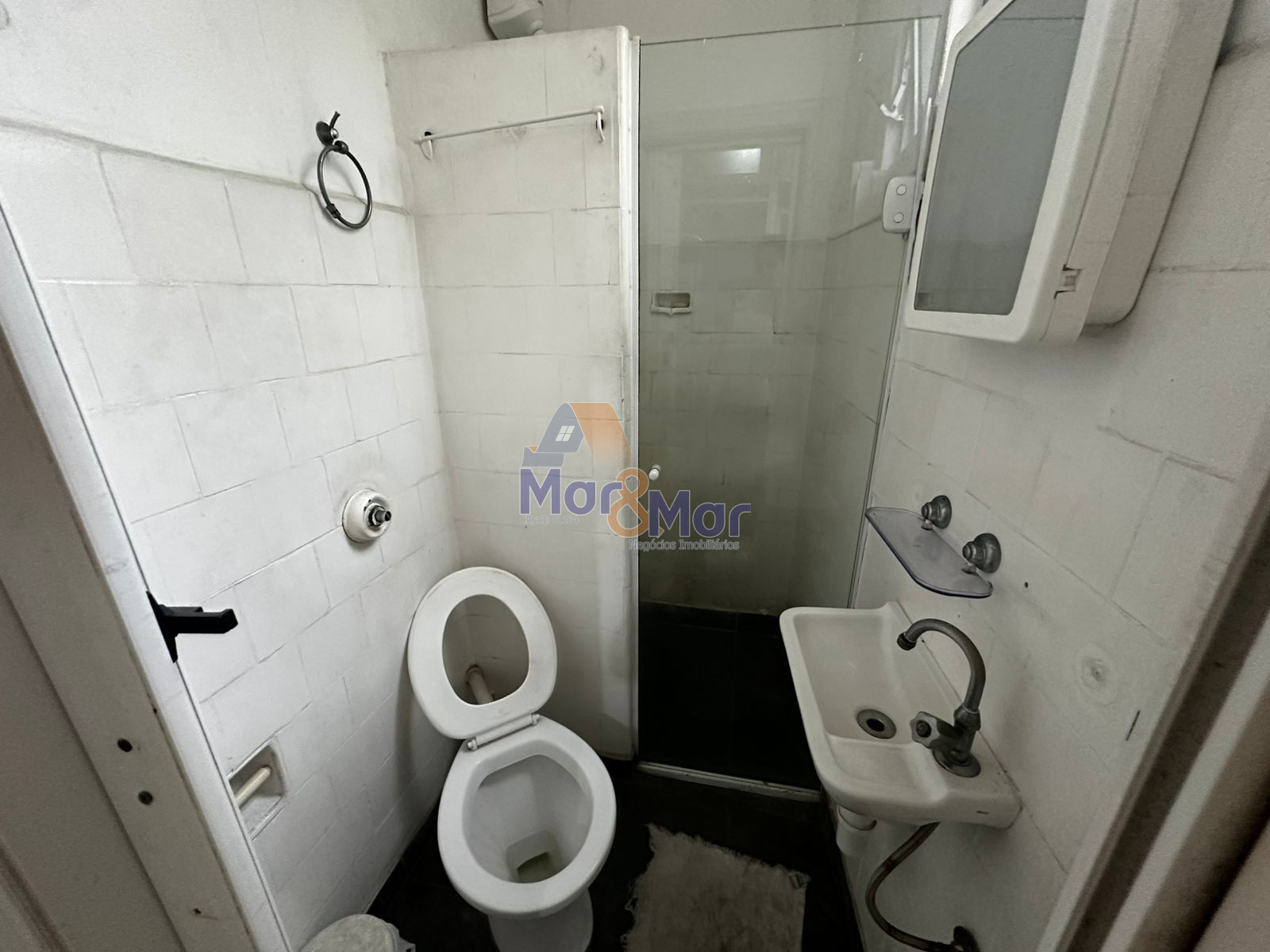 Apartamento na Praia das Pitangueiras, Guarujá - SP