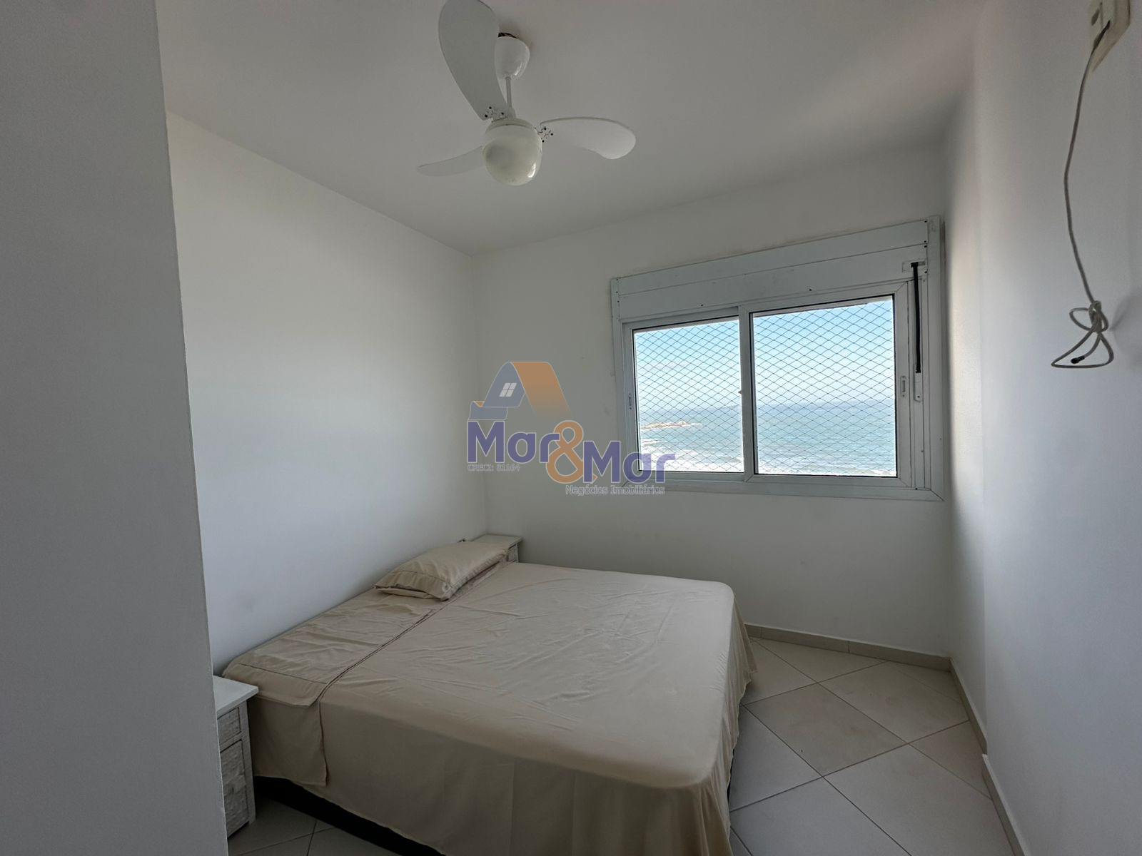 Apartamento Frente ao Mar nas Pitangueiras, Guarujá - SP