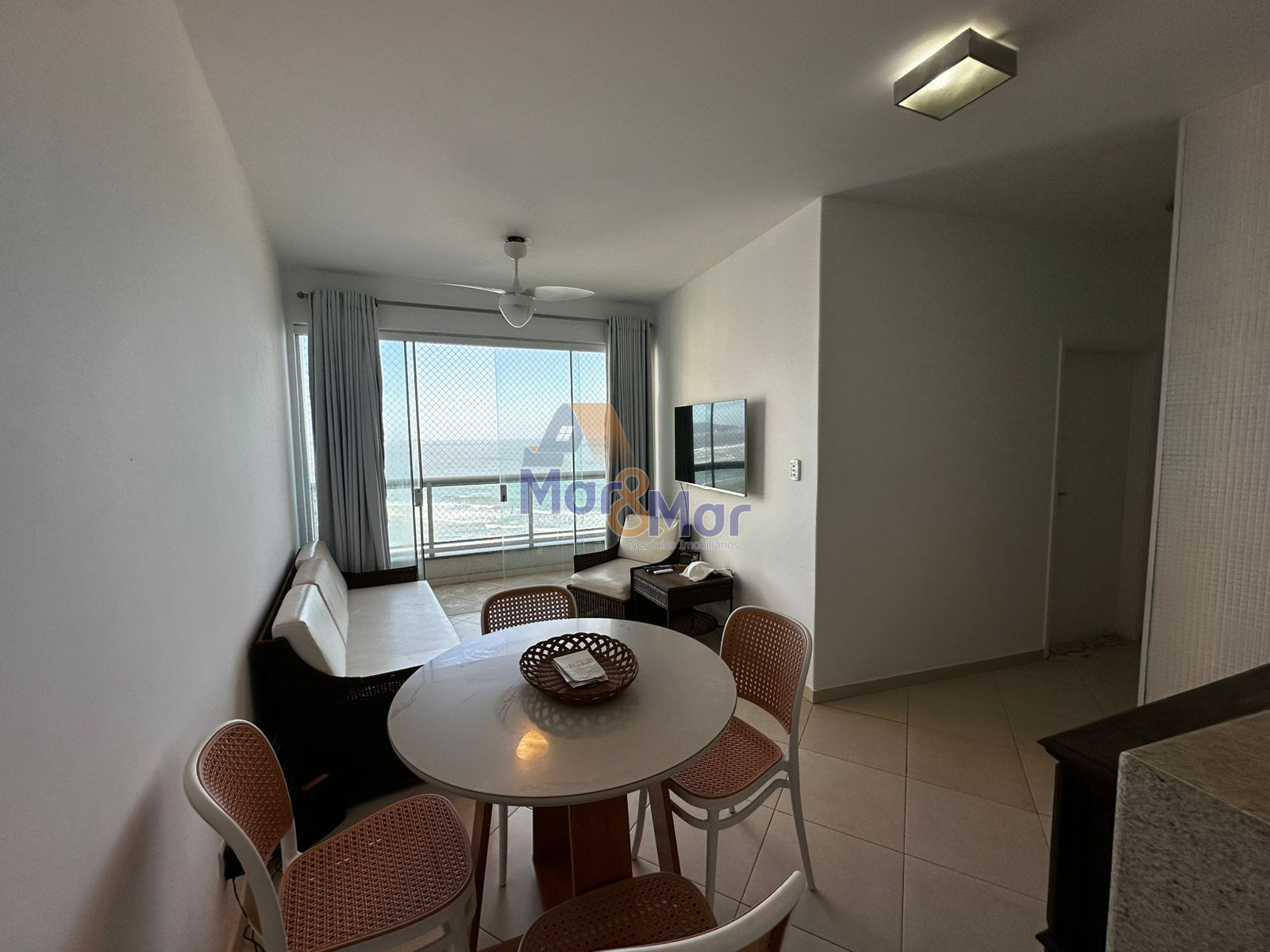 Apartamento Frente ao Mar nas Pitangueiras, Guarujá - SP