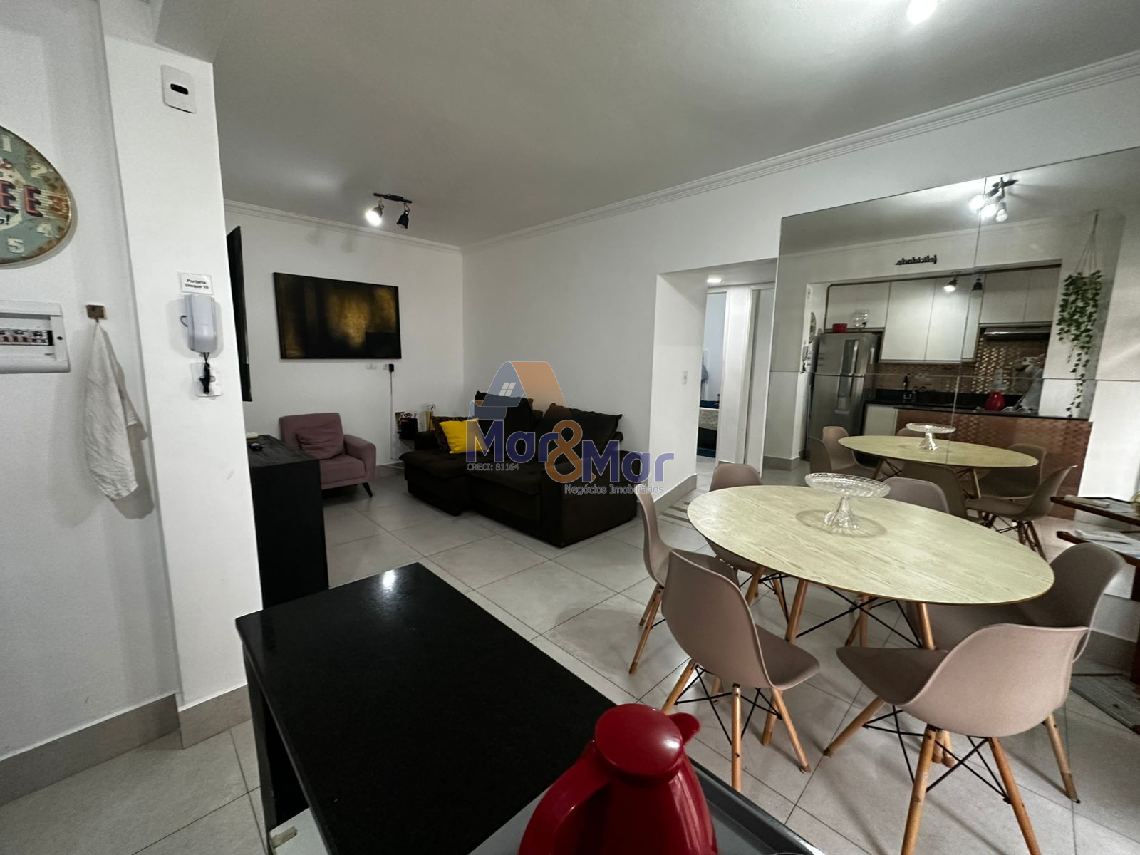 Apartamento na Praia das Pitangueiras, Guarujá - SP