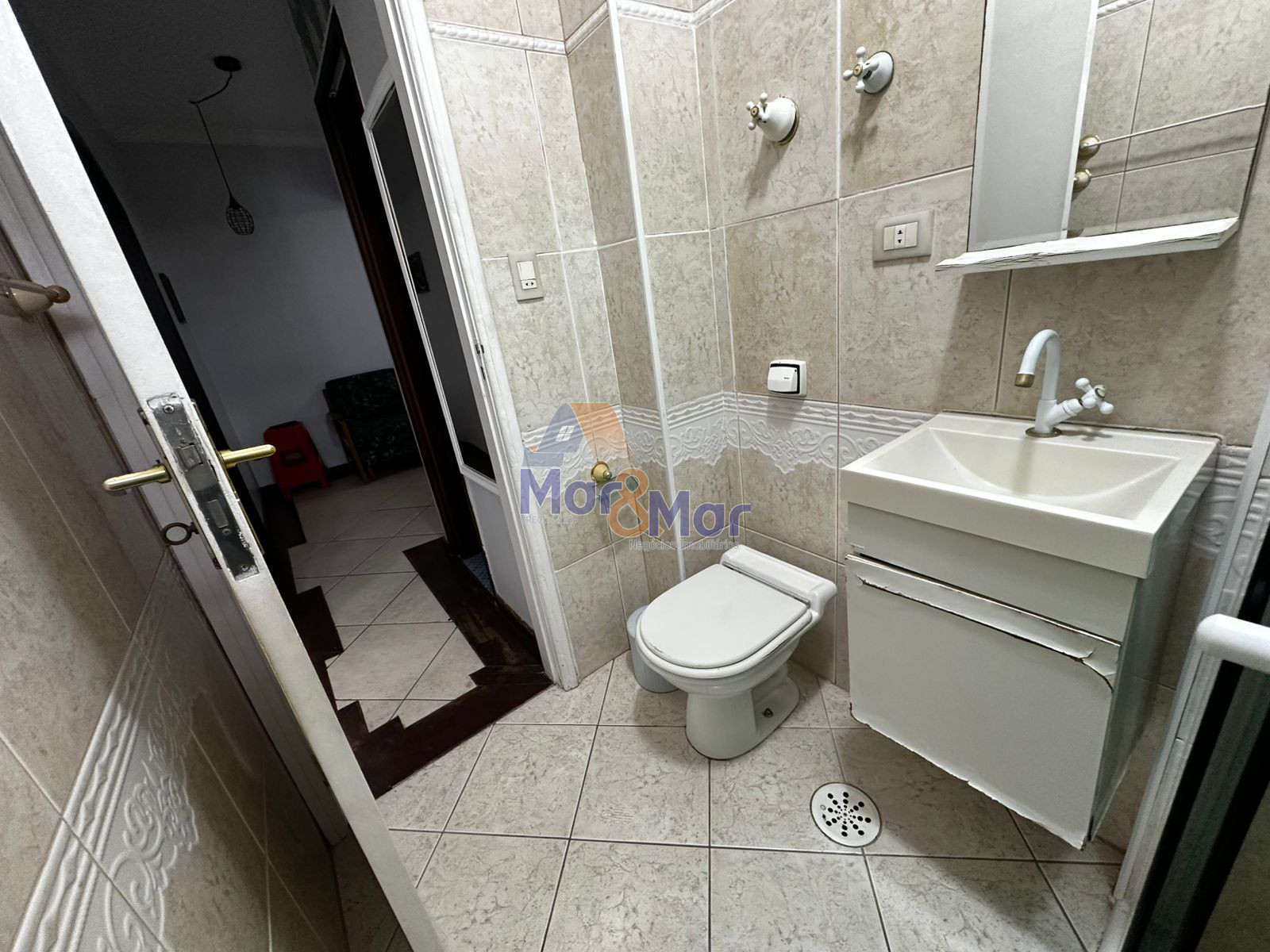 Apartamento na Praia das Pitangueiras, Guarujá - SP