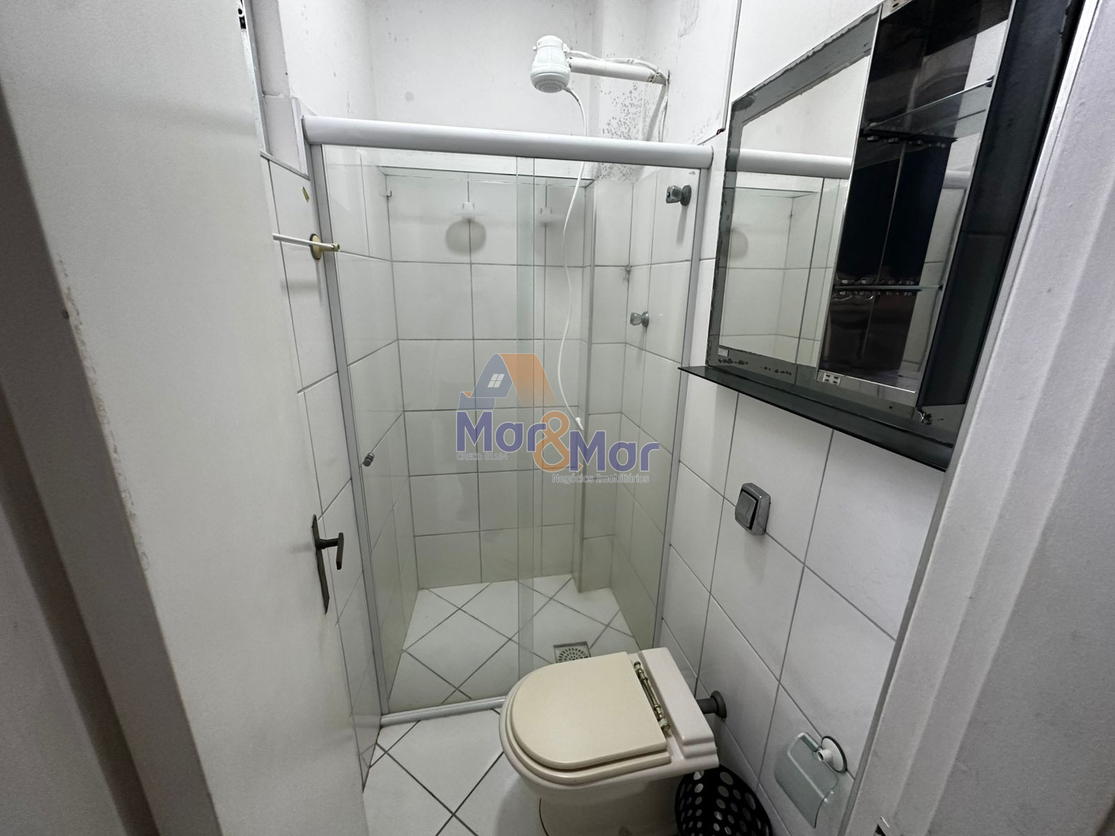 Apartamento na Praia das Pitangueiras, Guarujá - SP