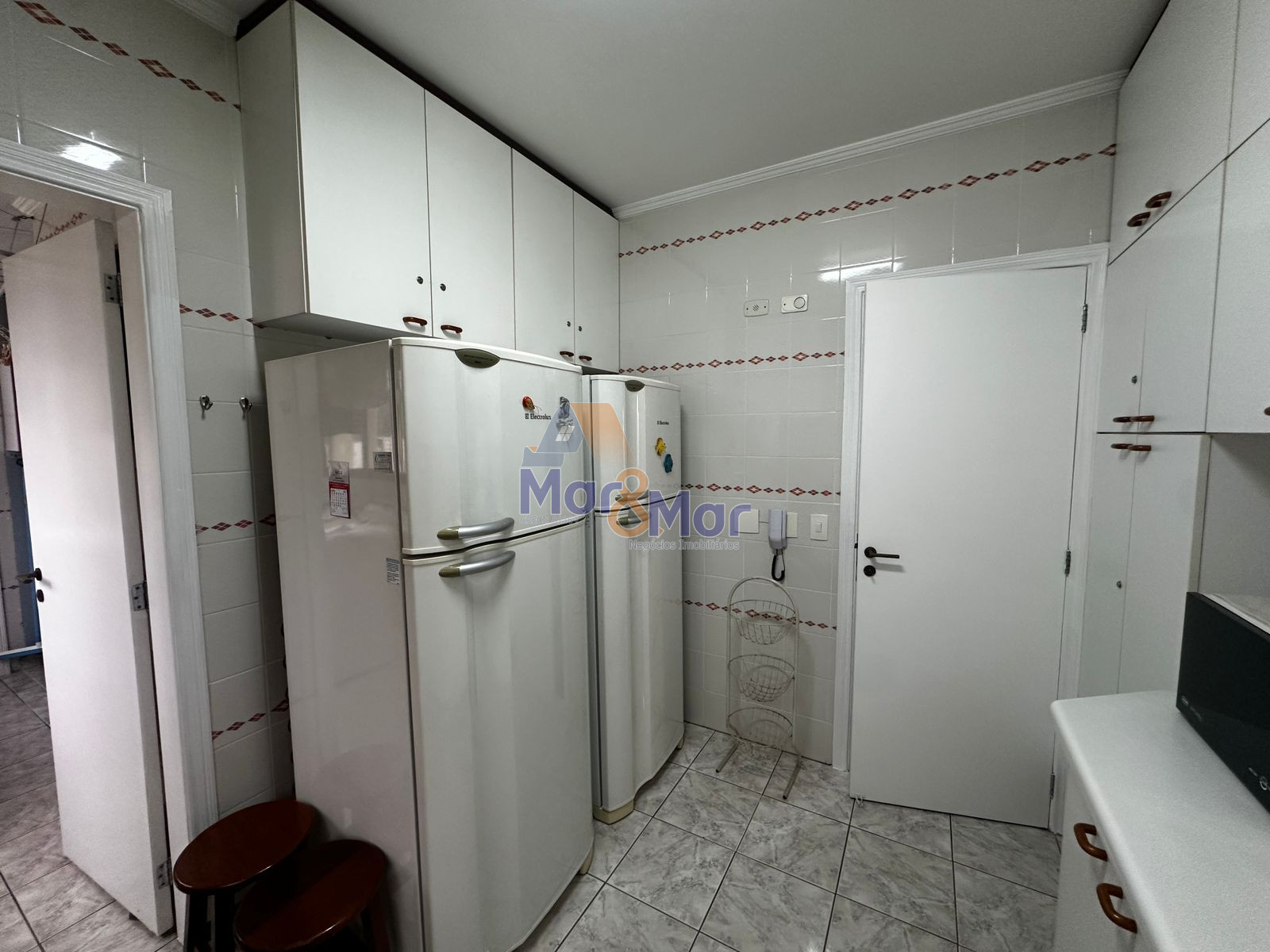 Apartamento na Praia das Pitangueiras, Guarujá - SP